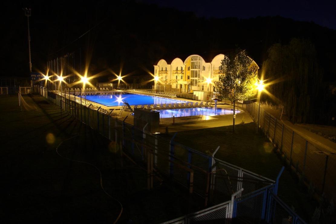 Oras Zlatna Hotel Luaran gambar